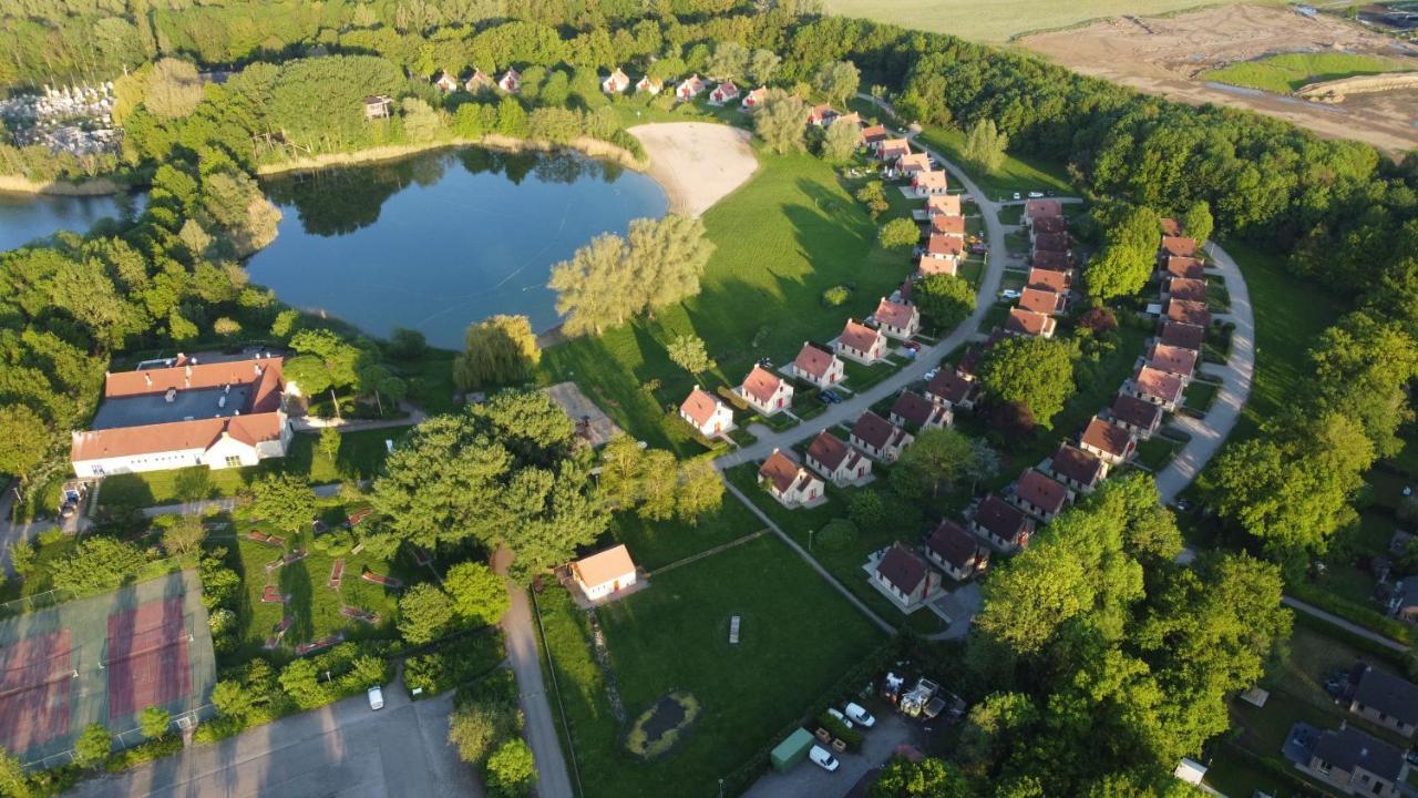 Vakantiepark 't Broeckhuys Hotell Ewijk Exteriör bild