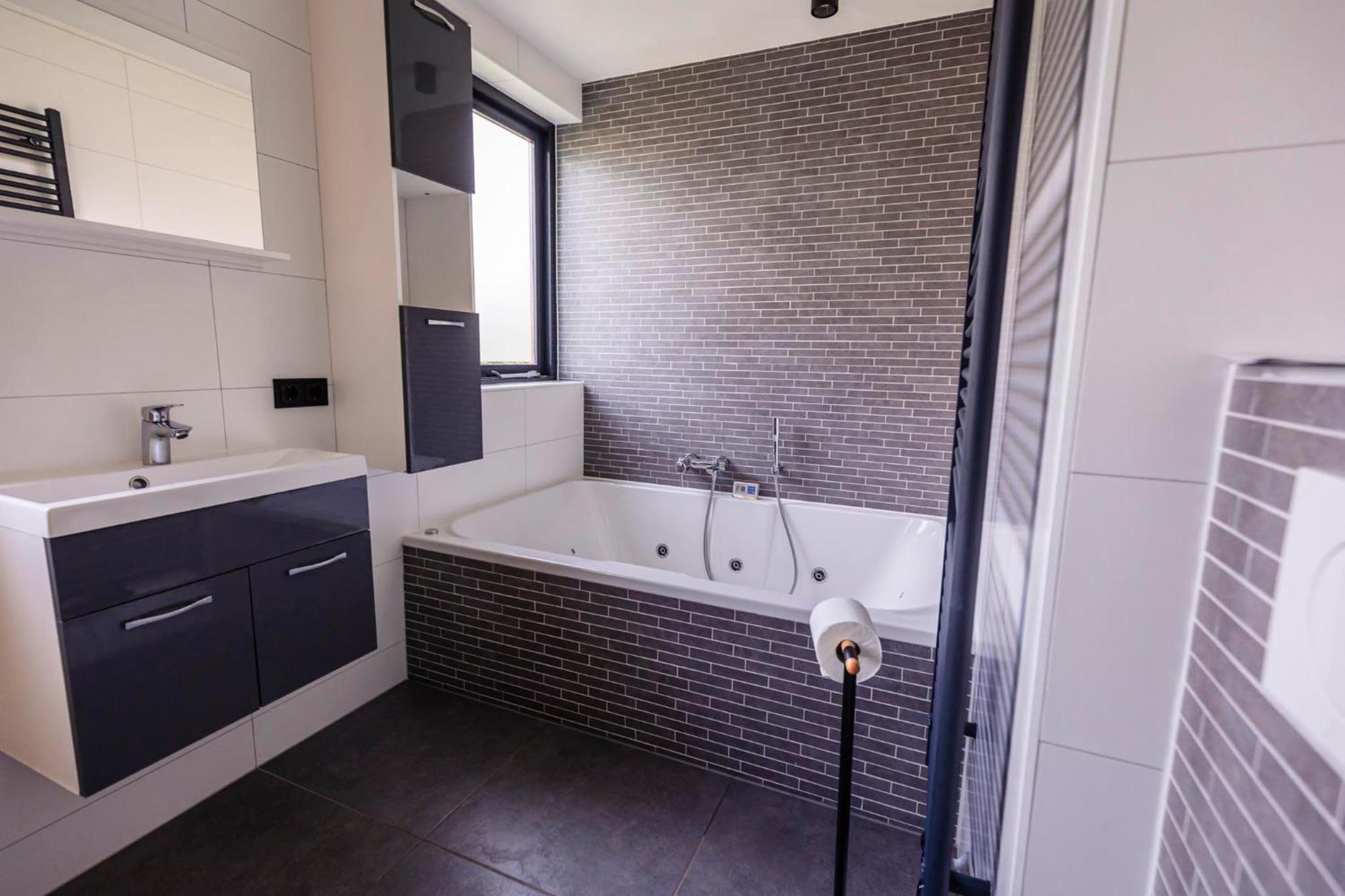 Vakantiepark 't Broeckhuys Hotell Ewijk Rum bild